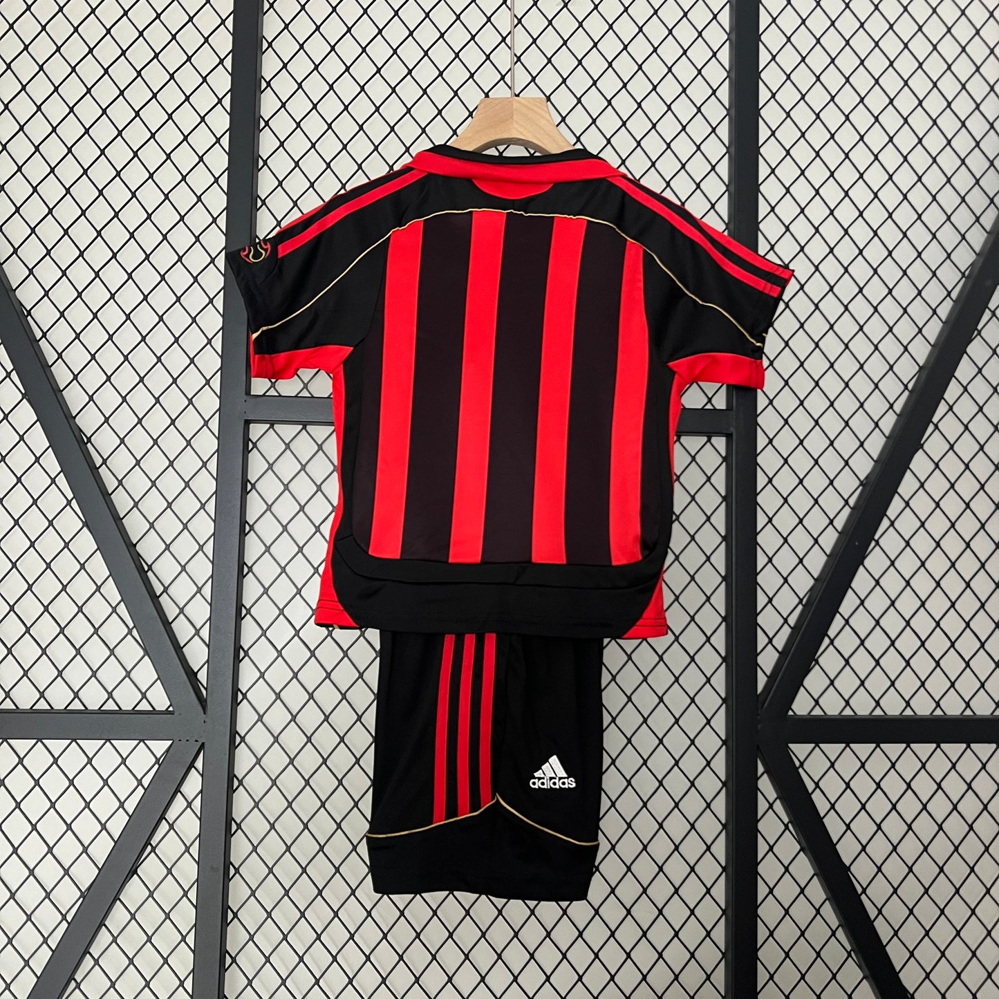 06/07 AC Milan home kids kit