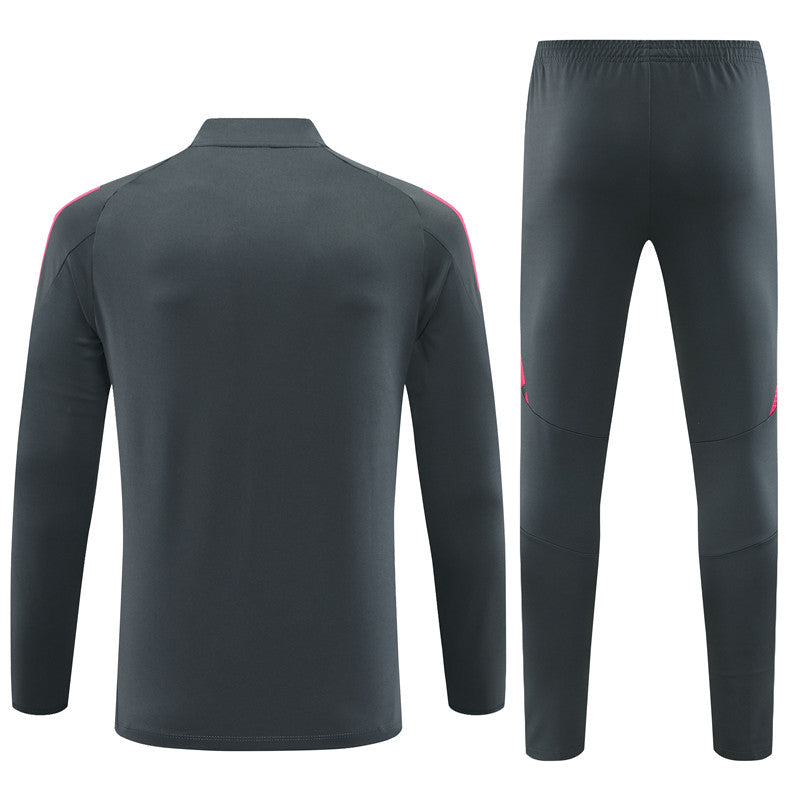 Ensemble gris foncé allemand 24/25