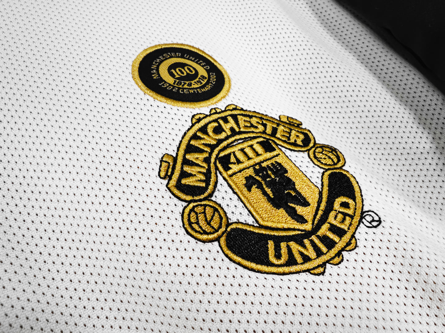 01/02 Manchester United Centenary Edition jersey (reversible)