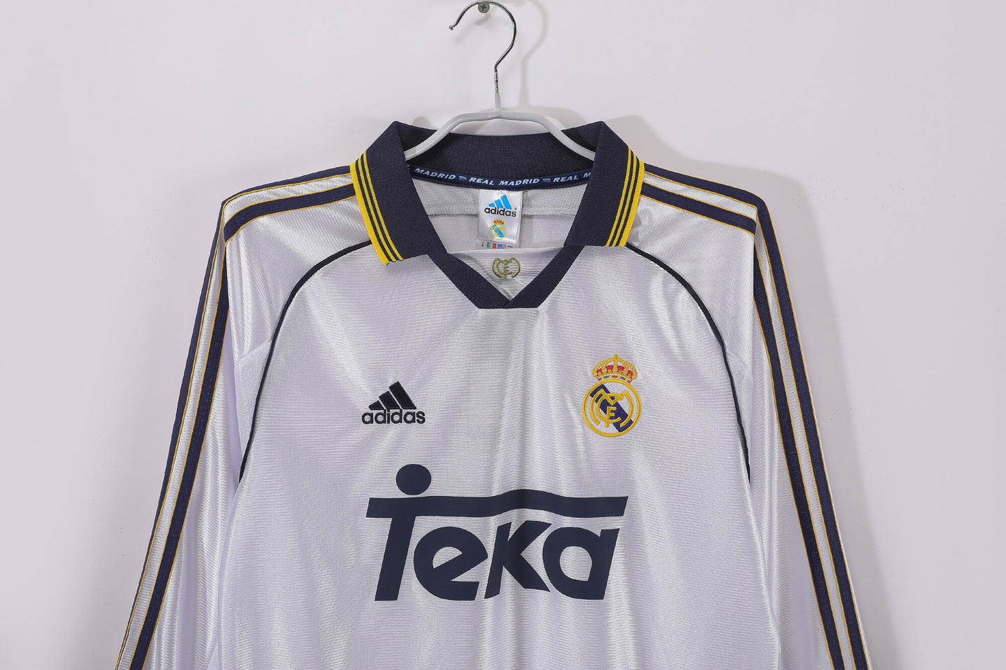 98/00 Real Madrid home long sleeved jersey