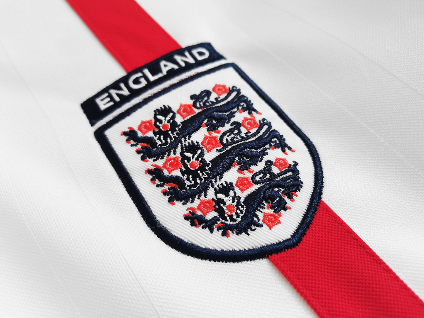 2002 England home long sleeved jersey