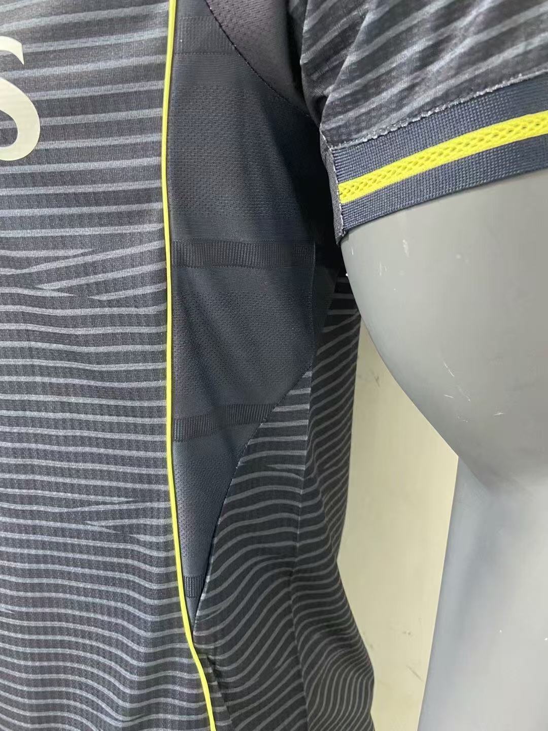 25/26 Real Madrid away jersey