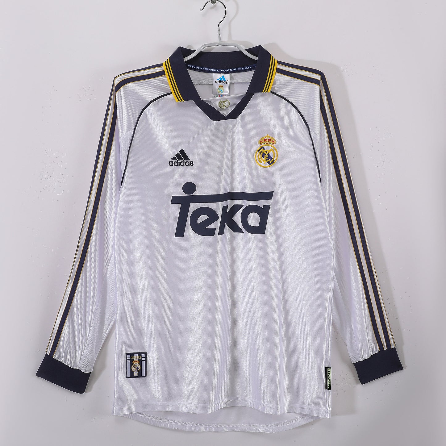 98/00 Real Madrid home long sleeved jersey