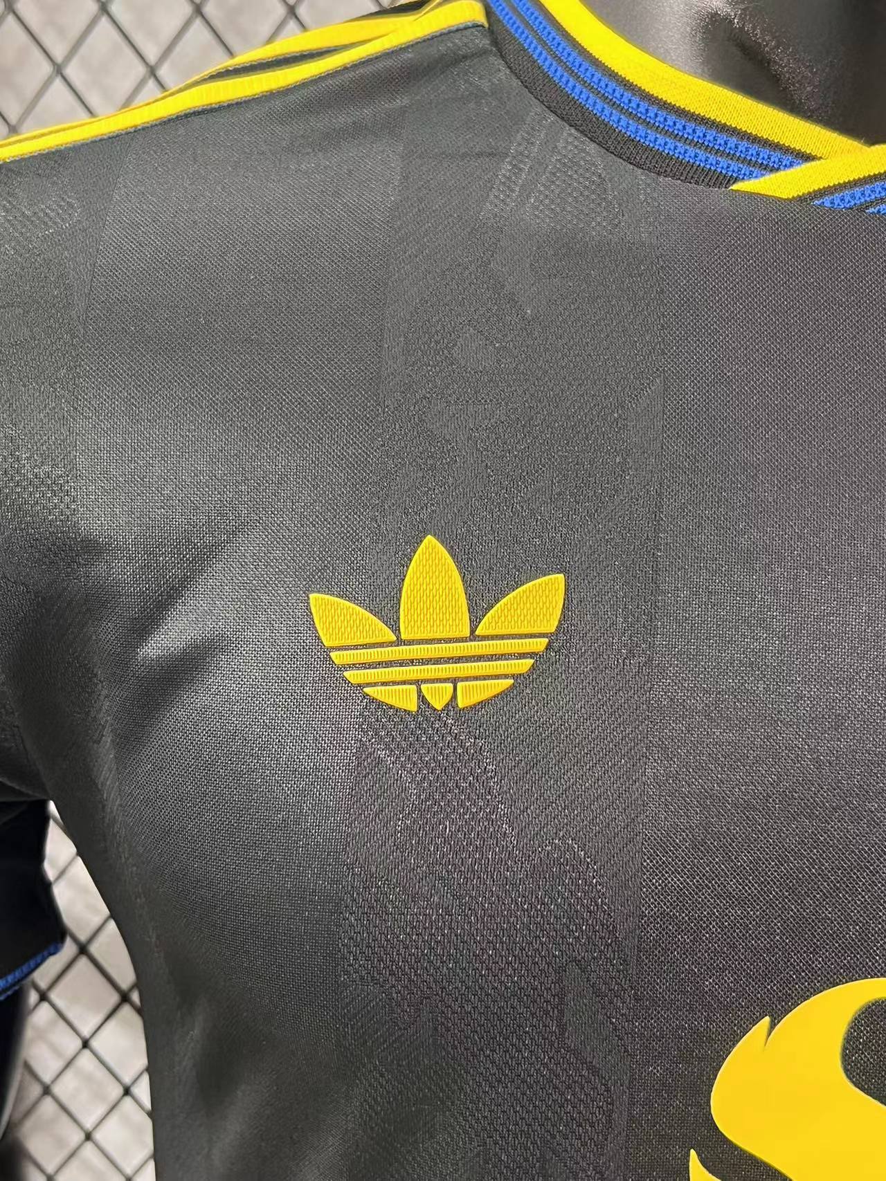 25/26 Manchester United second away kit