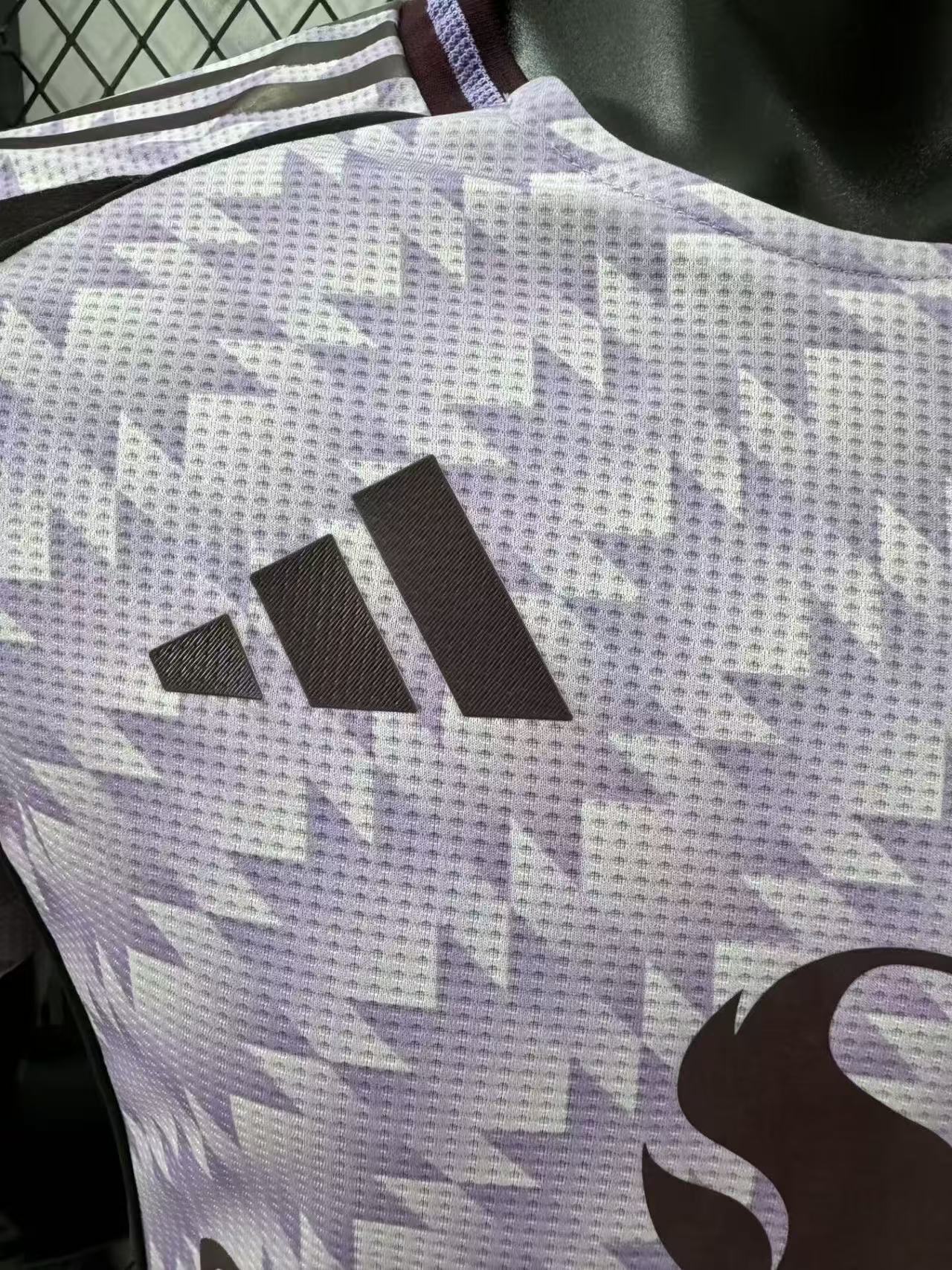 25/26 Manchester United away jersey