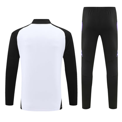 Ensemble de blancs allemands 24/25