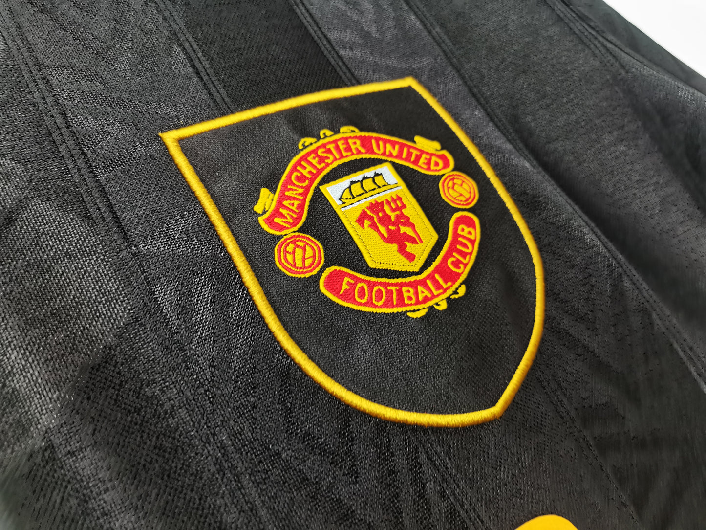 1993/94 Manchester United away long sleeved jersey