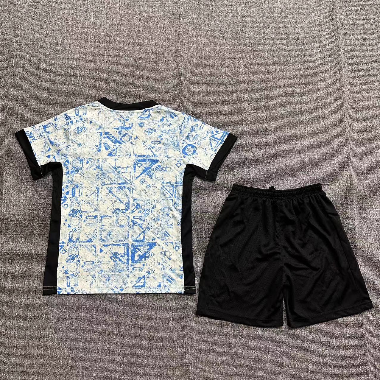 24 Portugal away kids set