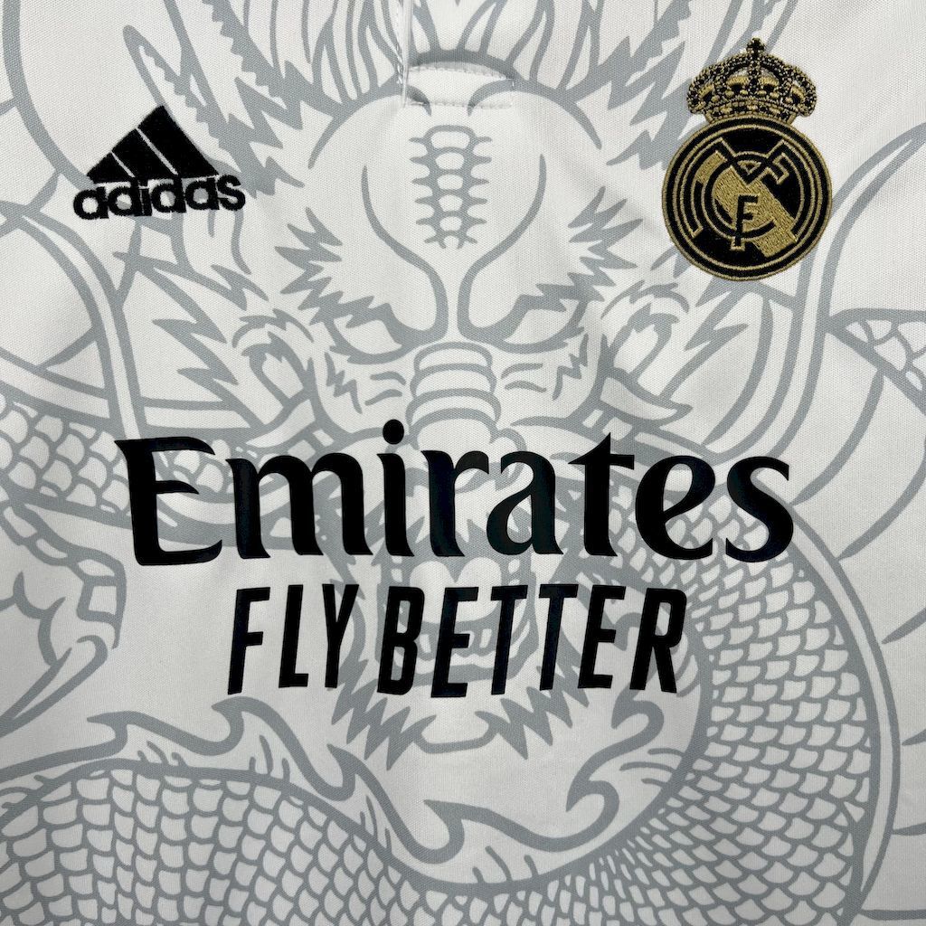 Real Madrid 2022/23 Dragon Kids Kit