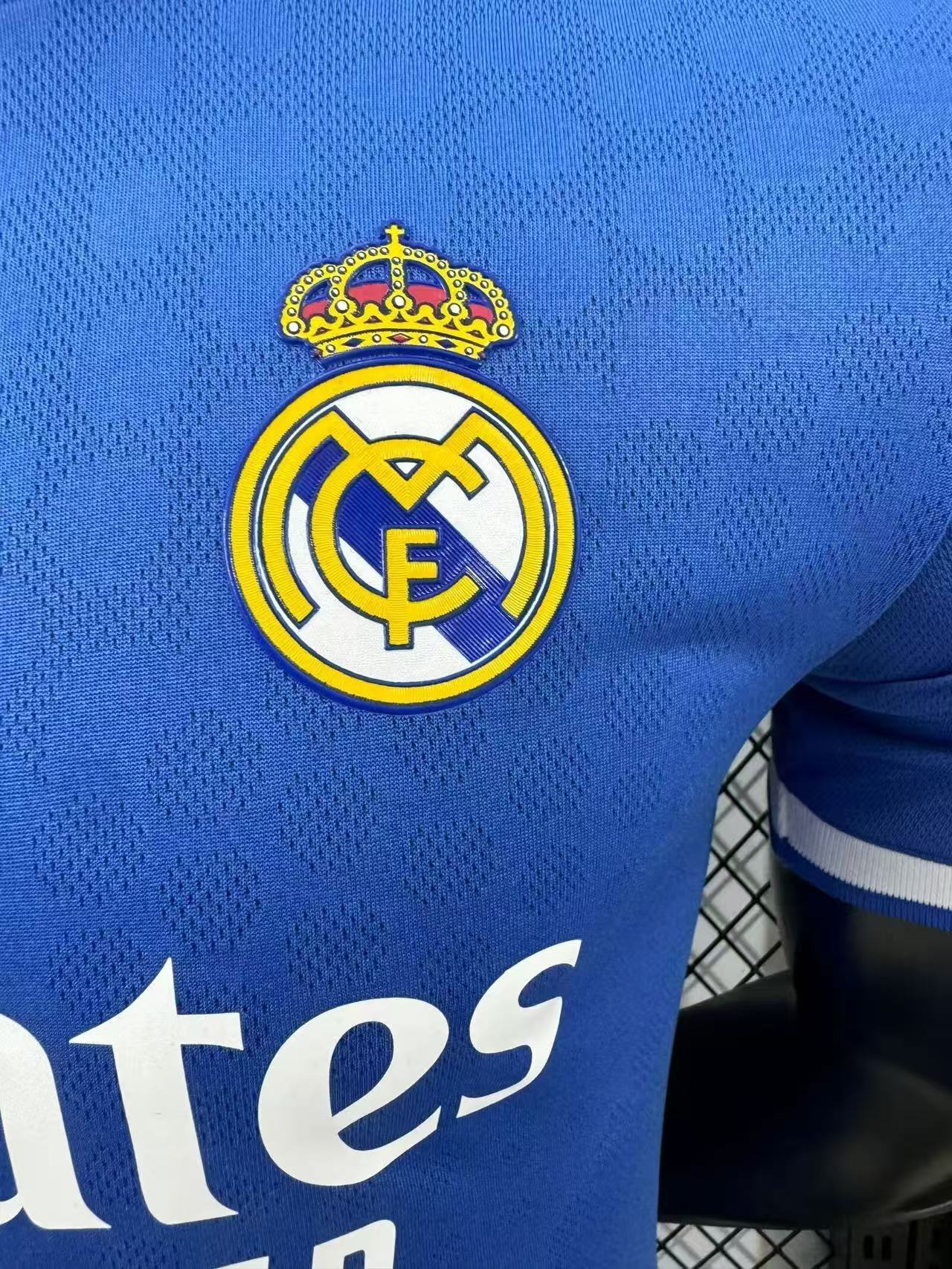 25/26 Real Madrid away jersey